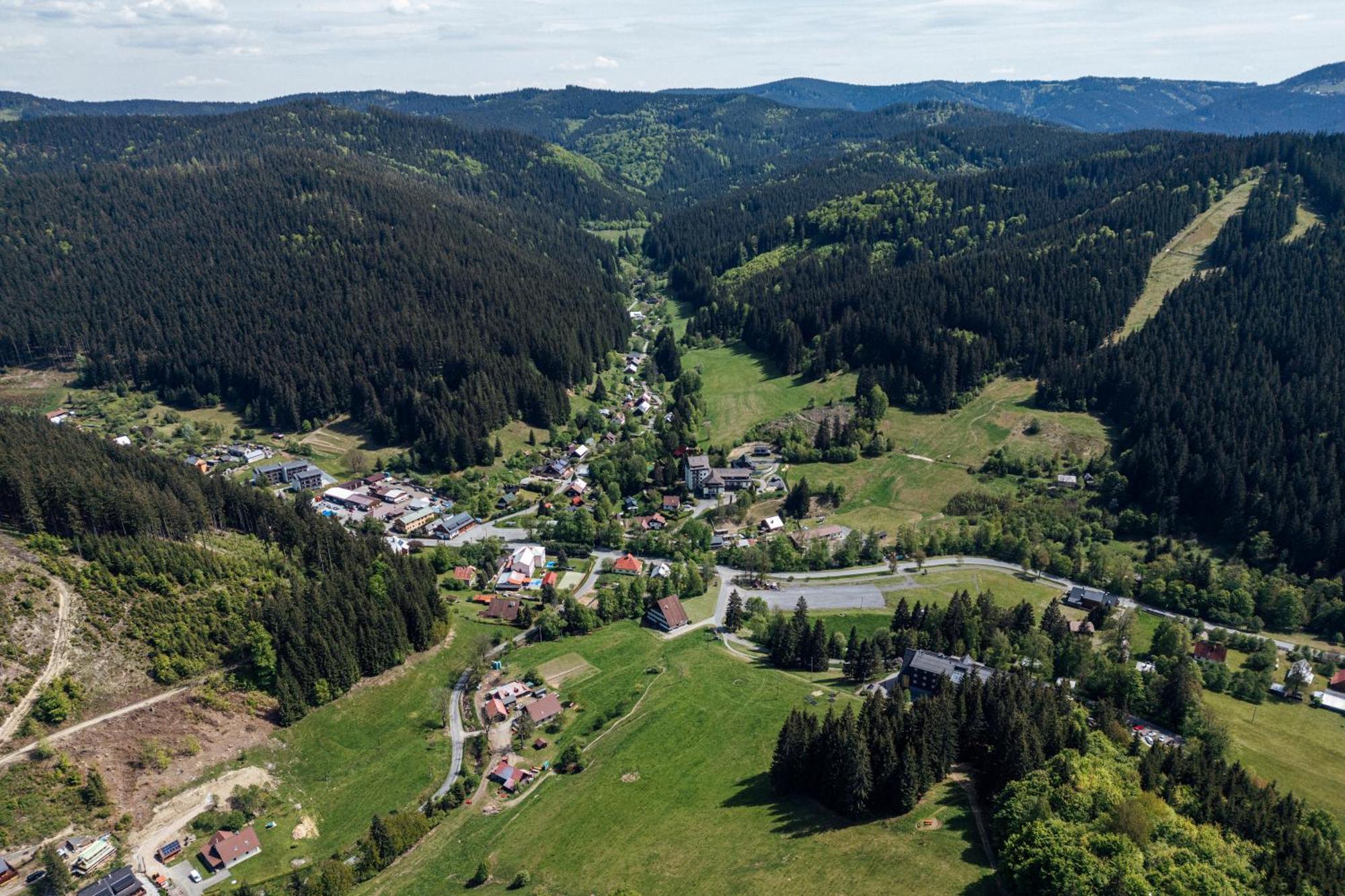 Pod Milonovou Lägenhet Velké Karlovice Exteriör bild